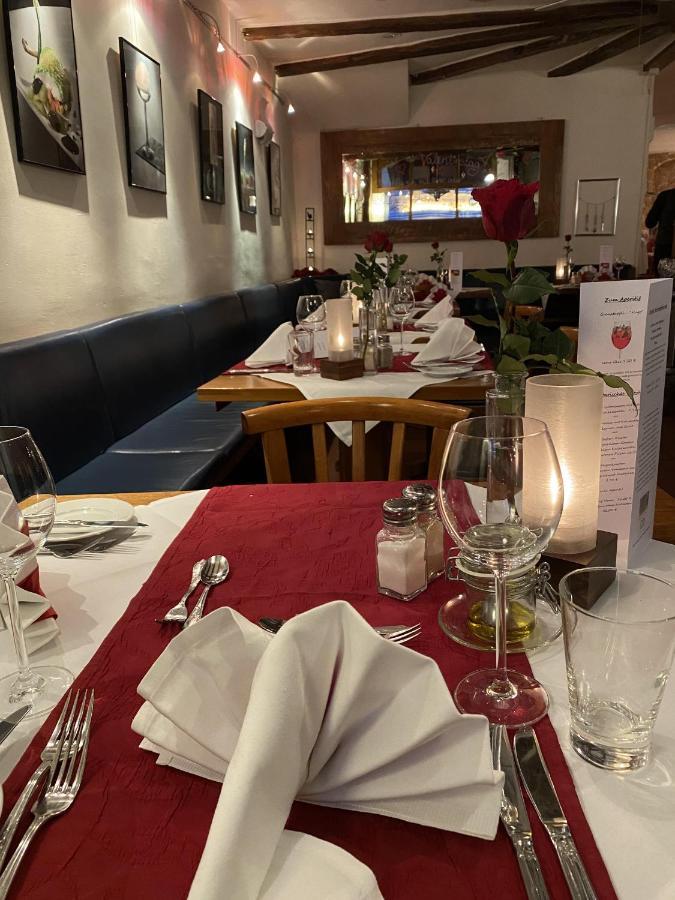 Marktplatzhotel - Restaurant Tafelspitz Weinheim Esterno foto