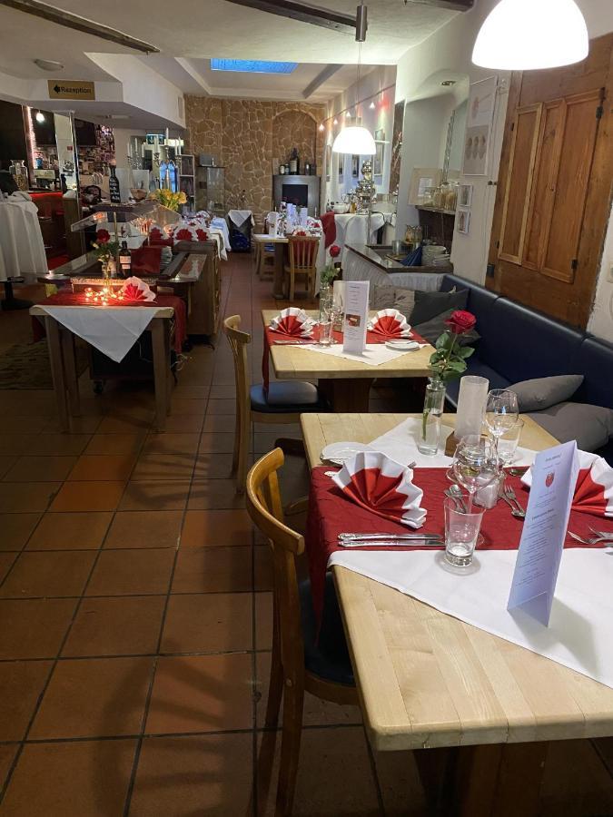 Marktplatzhotel - Restaurant Tafelspitz Weinheim Esterno foto