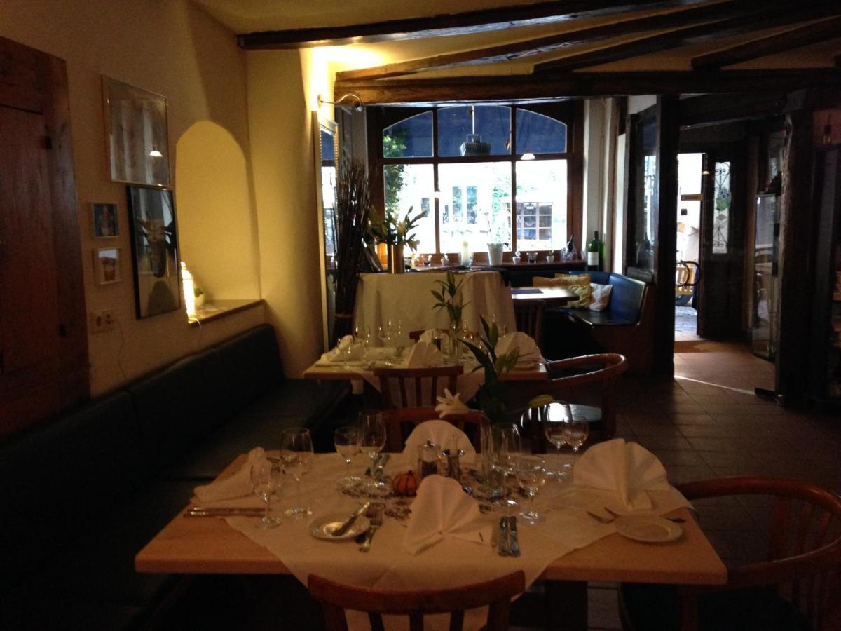 Marktplatzhotel - Restaurant Tafelspitz Weinheim Esterno foto