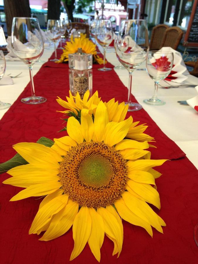 Marktplatzhotel - Restaurant Tafelspitz Weinheim Esterno foto