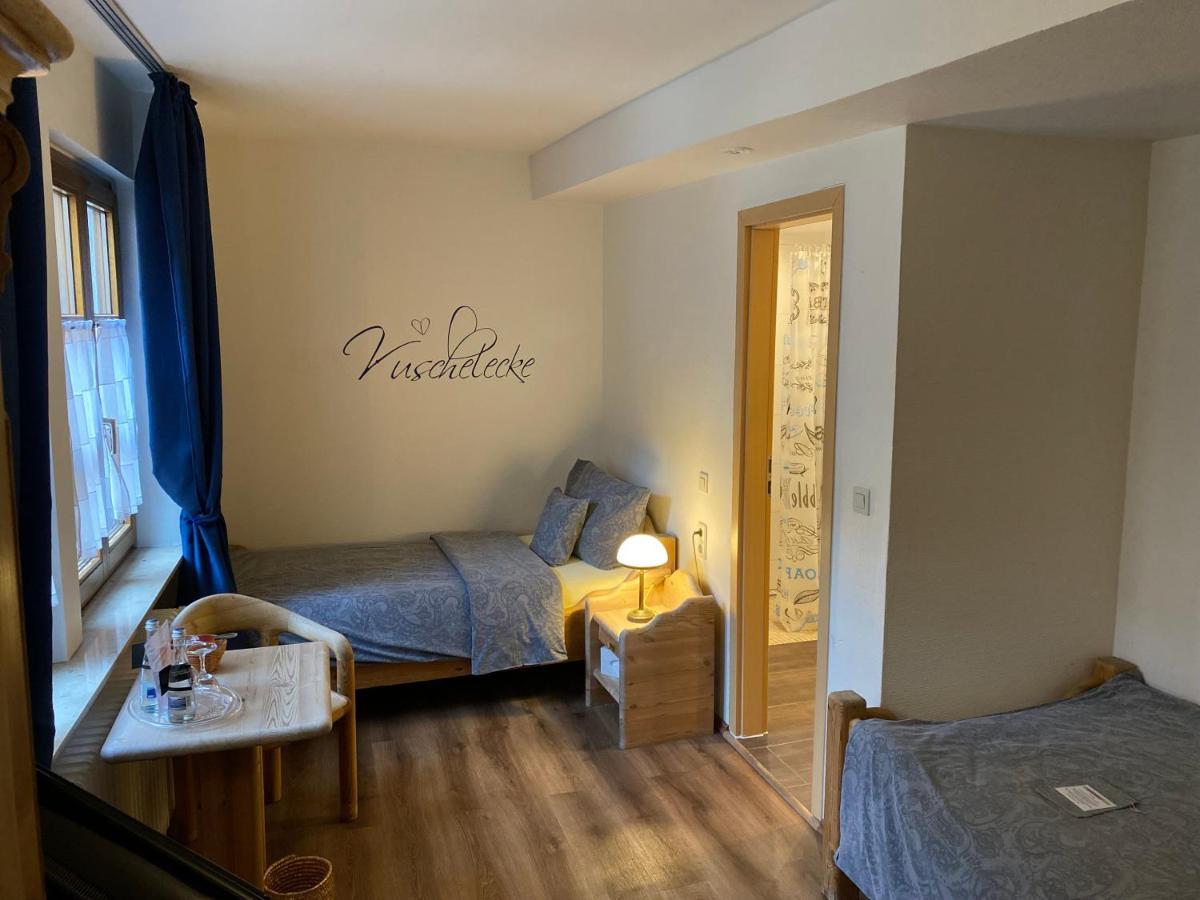 Marktplatzhotel - Restaurant Tafelspitz Weinheim Esterno foto